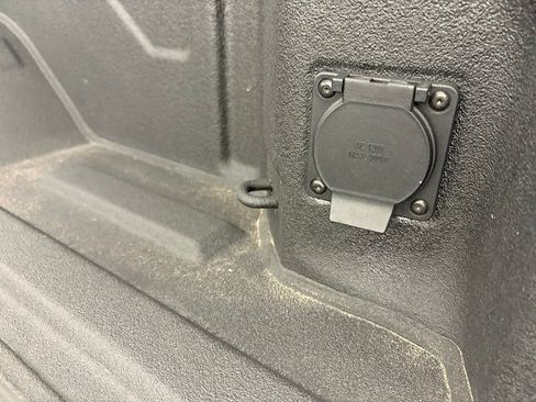 Used 2025 Chevrolet Silverado 2500 High Country w/ Technology Package AWD/4WD image 23