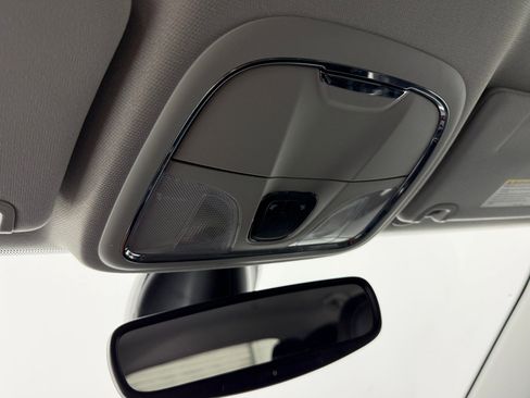 Used 2019 Jeep Cherokee Limited image 21