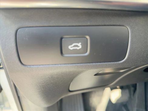 Certified 2025 Volvo XC90 B6 Plus w/ Protection Package Premier image 29