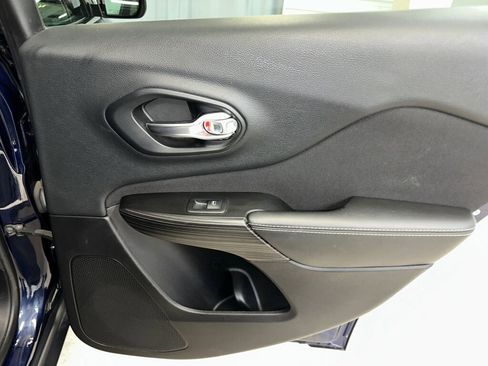 Used 2014 Jeep Cherokee Latitude image 22