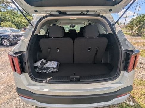 New 2026 Kia Sorento LX FWD image 13