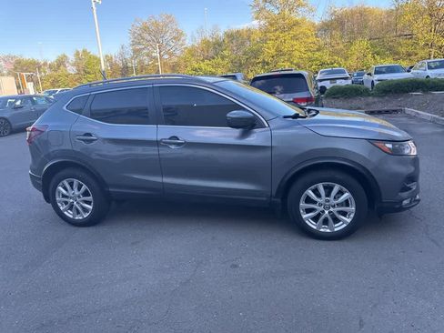Used 2021 Nissan Rogue Sport SV image 11