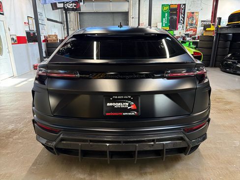 Used 2022 Lamborghini Urus AWD/4WD image 7