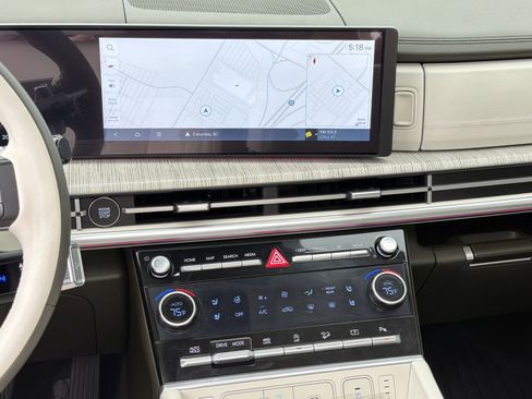 Used 2025 Hyundai Santa Fe Calligraphy AWD/4WD image 32