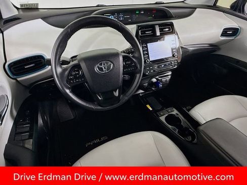 Used 2022 Toyota Prius XLE image 7
