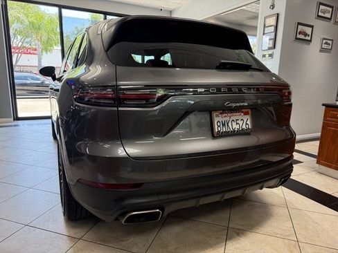 Used 2019 Porsche Cayenne AWD/4WD image 6