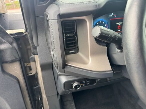 Used 2025 Ford Bronco Outer Banks AWD/4WD image 15