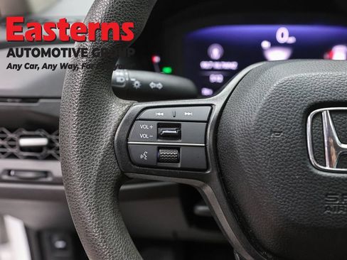 Used 2023 Honda Accord EX image 15