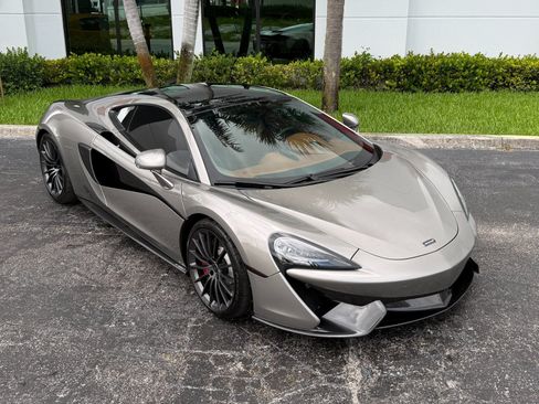Used 2017 McLaren 570S RWD image 5