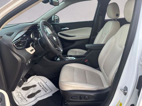Used 2022 Buick Encore GX Essence w/ Advanced Technology Package FWD image 9