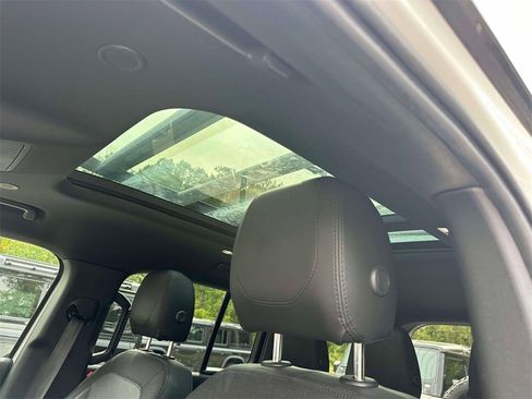 Used 2021 Land Rover Defender 110 X-Dynamic SE image 22