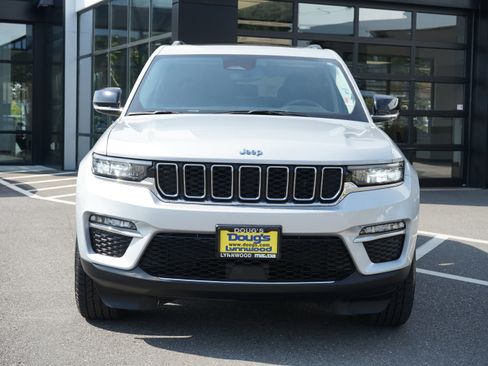 Used 2023 Jeep Grand Cherokee 4WD 4xe image 9