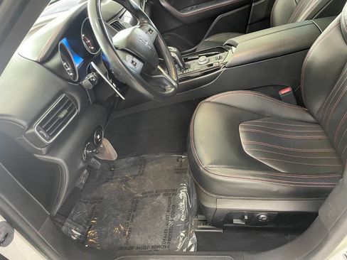 Used 2019 Maserati Levante image 17