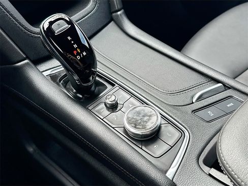 Used 2024 Cadillac XT6 Premium Luxury w/ Technology Package image 18