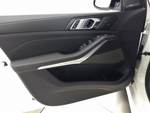 Used 2026 BMW X5 M60i image 9