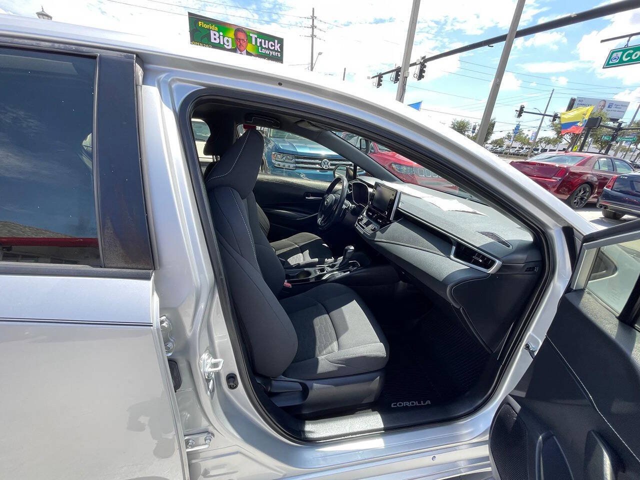 Used 2022 Toyota Corolla SE FWD image 15