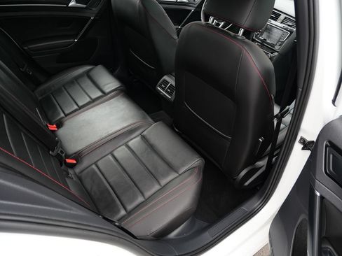 Used 2017 Volkswagen GTI SE FWD image 22