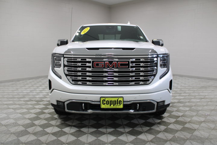 Used 2024 GMC Sierra 1500 Denali w/ Technology Package AWD/4WD image 6