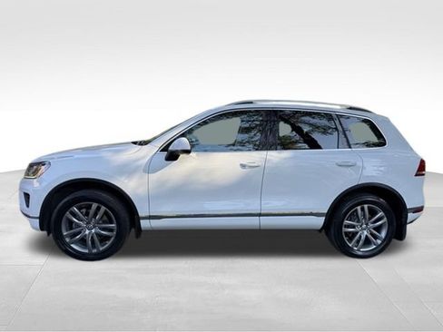 Used 2015 Volkswagen Touareg Sport AWD/4WD image 8