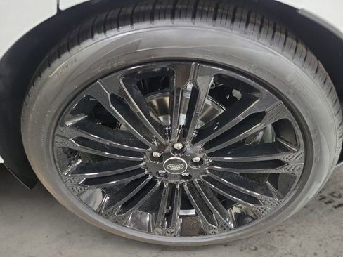 New 2026 Land Rover Range Rover Velar Dynamic SE image 10