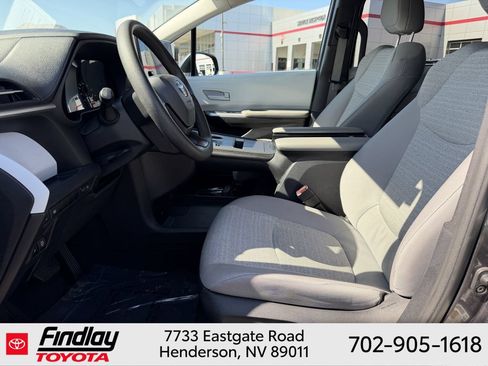 Certified 2025 Toyota Sienna LE FWD image 6