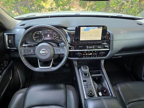 Used 2023 Nissan Pathfinder SL AWD/4WD image 27