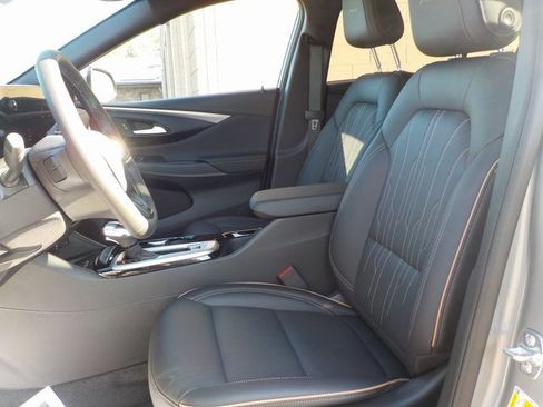 New 2025 Buick Envista Avenir image 12