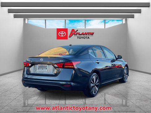 Used 2022 Nissan Altima 2.5 SV image 5