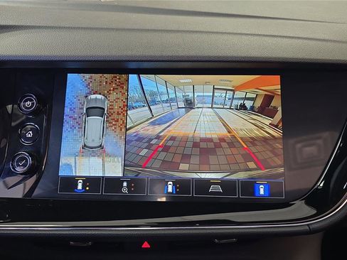 Used 2023 Buick Envision Avenir image 19