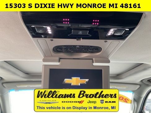 Used 2017 Chevrolet Suburban LT image 28