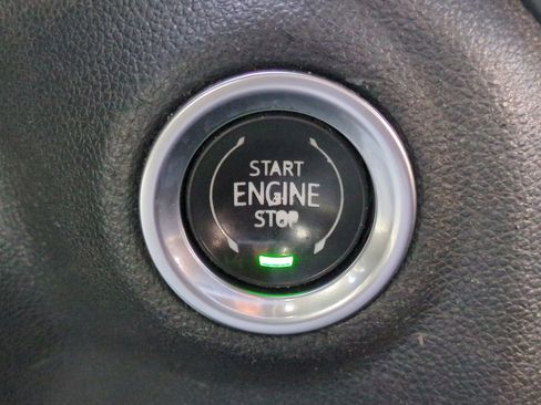 Used 2022 Chevrolet Silverado 1500 LT image 37