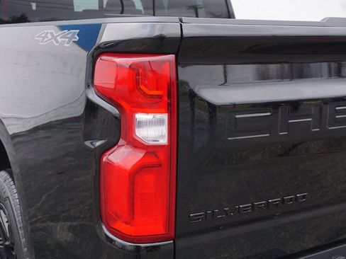 New 2026 Chevrolet Silverado 1500 RST w/ Dark Appearance Package image 33