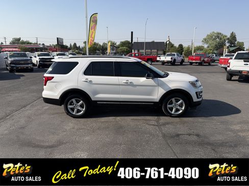 Used 2017 Ford Explorer XLT AWD/4WD image 5