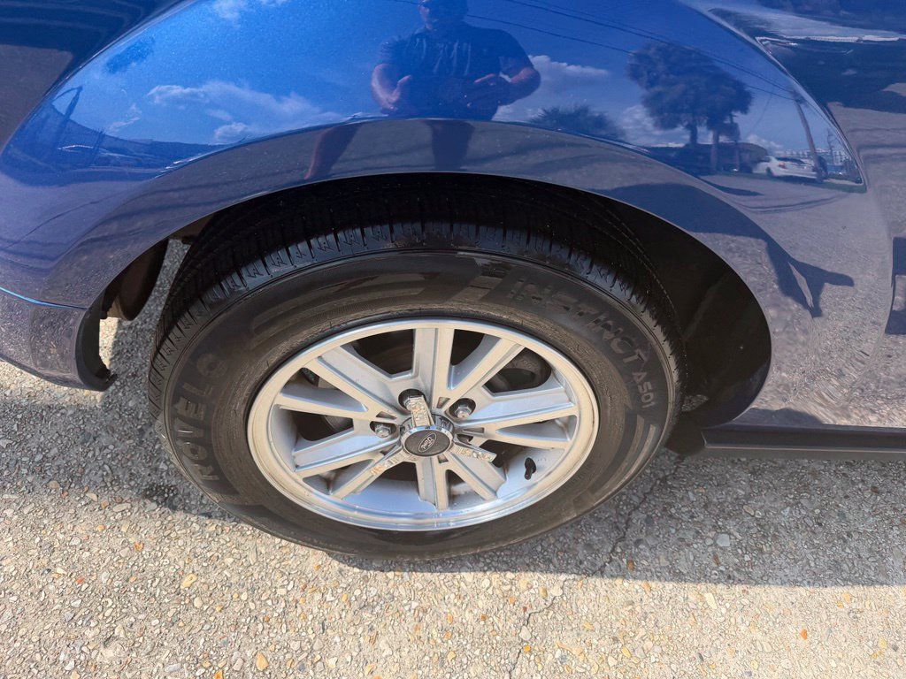 Used 2007 Ford Mustang Coupe RWD image 17