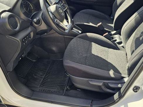 Used 2021 Nissan Kicks S FWD image 9