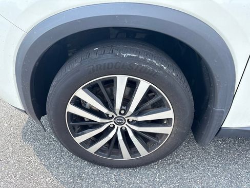 Used 2023 Nissan Pathfinder Platinum AWD/4WD image 13