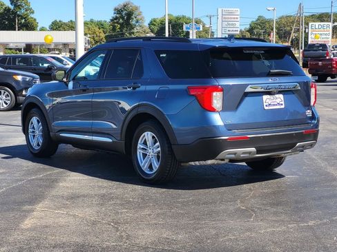 Used 2020 Ford Explorer XLT w/ Equipment Group 202A image 4