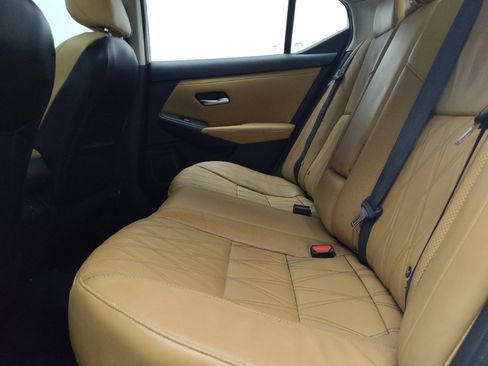 Used 2020 Nissan Sentra SV w/ SV Premium Package FWD image 18