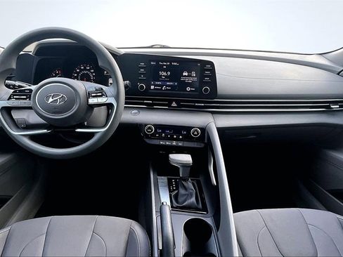 Used 2021 Hyundai Elantra SEL w/ Cargo Package image 16