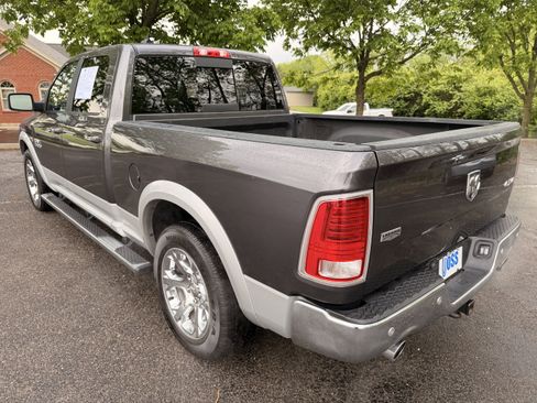 Used 2017 RAM 1500 Laramie w/ Convenience Group AWD/4WD image 5