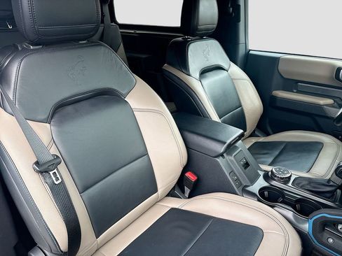 Used 2022 Ford Bronco Wildtrak image 28