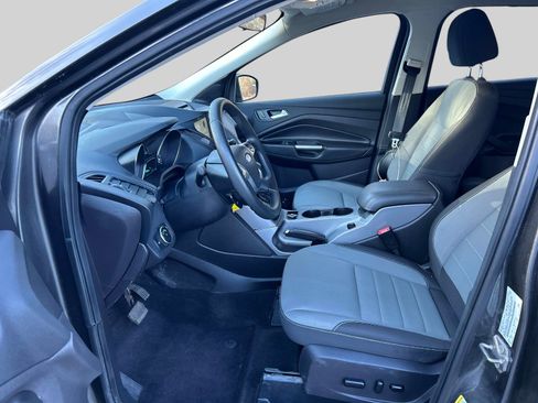 Used 2016 Ford Escape SE w/ Equipment Group 201A image 10