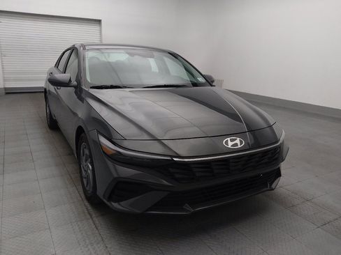 Used 2025 Hyundai Elantra Hybrid FWD image 14