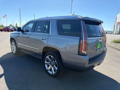 Used 2020 Cadillac Escalade Premium Luxury AWD/4WD image 6