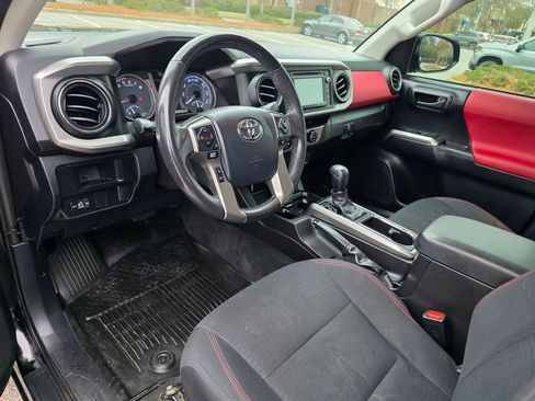 Used 2016 Toyota Tacoma SR5 image 11
