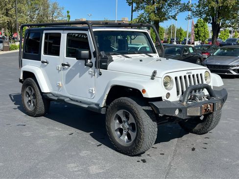 Used 2016 Jeep Wrangler Unlimited Sahara w/ Connectivity Group image 5