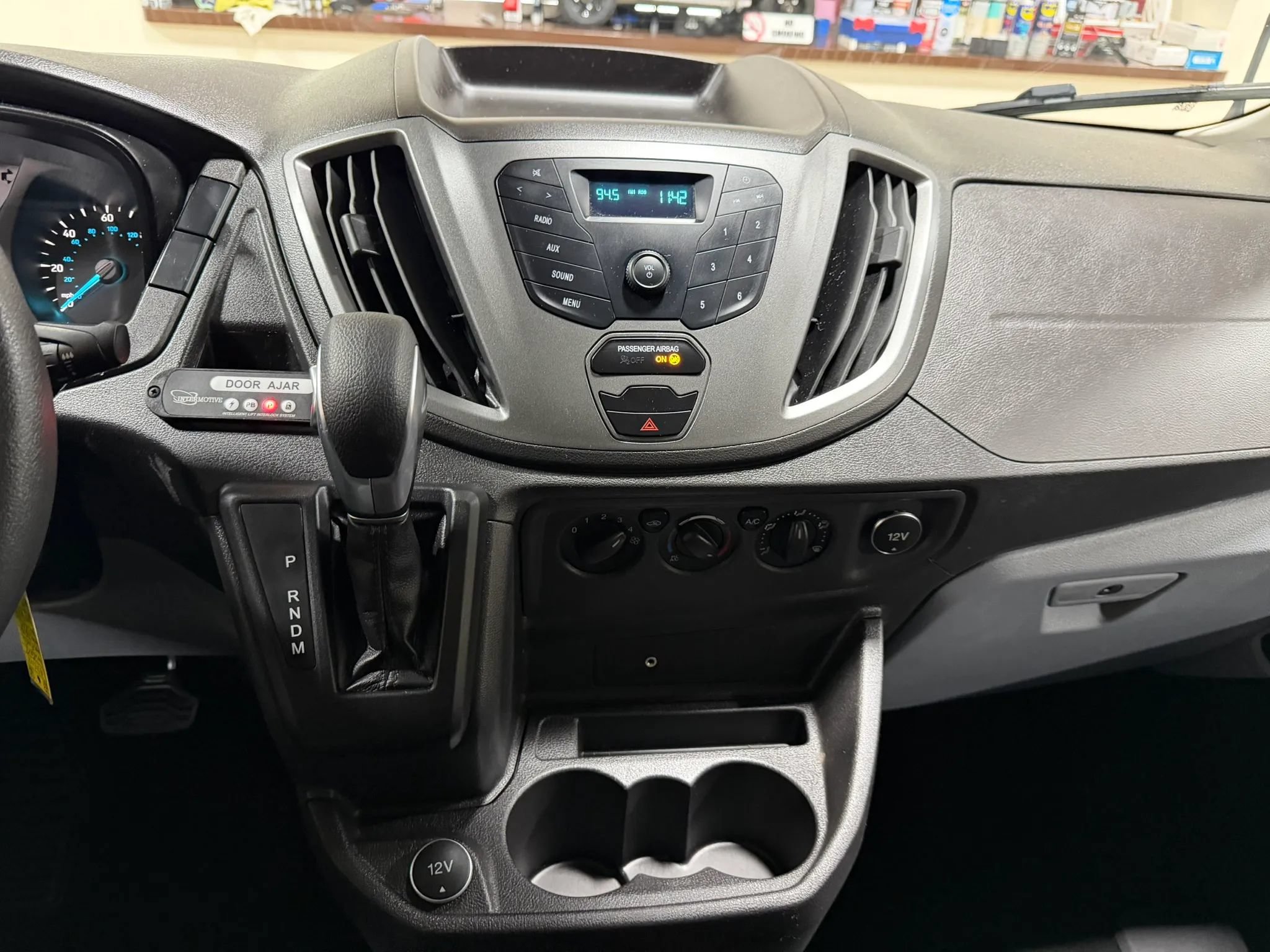 Used 2019 Ford Transit 250 148 Medium Roof RWD image 40