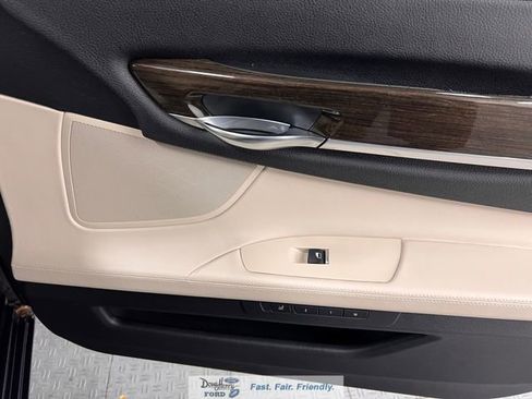 Used 2011 BMW 750i image 33