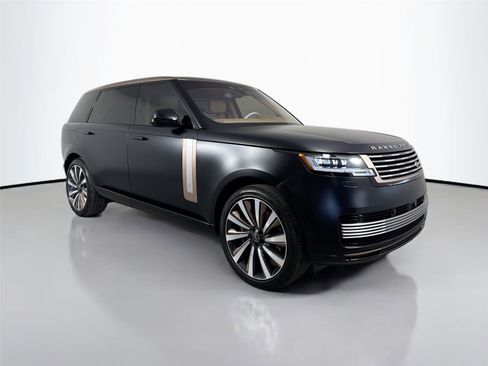 Used 2023 Land Rover Range Rover SV AWD/4WD image 3