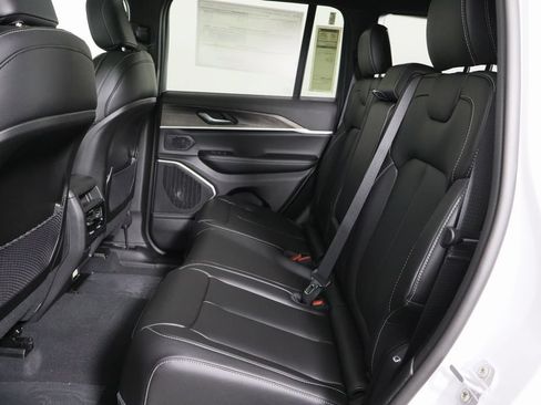 Used 2026 Jeep Grand Cherokee Limited w/ Limited Altitude Package AWD/4WD image 8